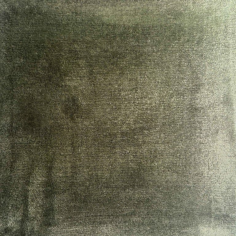 Aura 504 – Plain Collection · handgeknüpfter Designerteppich von NEGRA Zürich