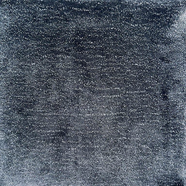 Aura Dots 304 – Plain Collection · handgeknüpfter Designerteppich von NEGRA Zürich
