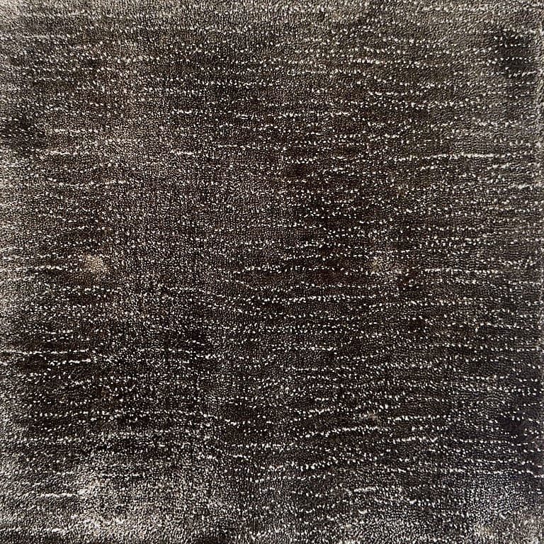 Aura Dots 506 – Plain Collection · handgeknüpfter Designerteppich von NEGRA Zürich