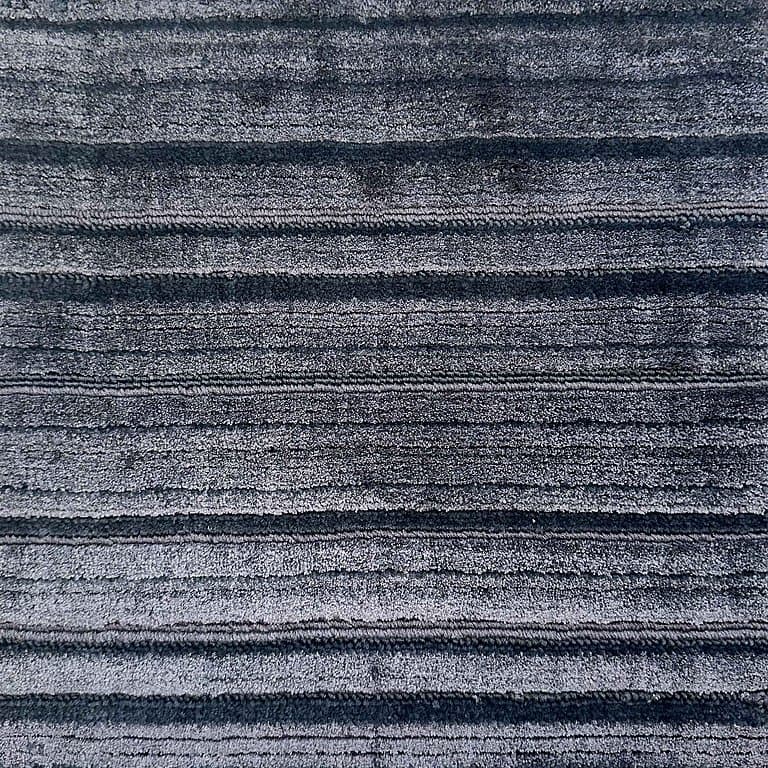 Aura Merino 304 – Plain Collection · handgeknüpfter Designerteppich von NEGRA Zürich