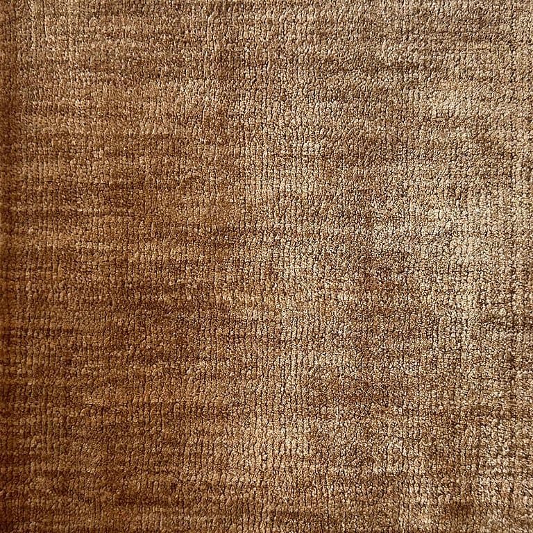 Aura Stripes 105 – Plain Collection · handgeknüpfter Designerteppich von NEGRA Zürich