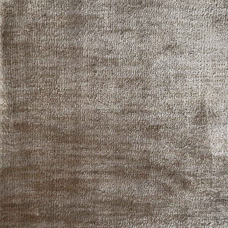 Aura Stripes 201 – Plain Collection · handgeknüpfter Designerteppich von NEGRA Zürich
