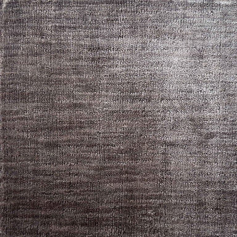 Aura Stripes 203 – Plain Collection · handgeknüpfter Designerteppich von NEGRA Zürich