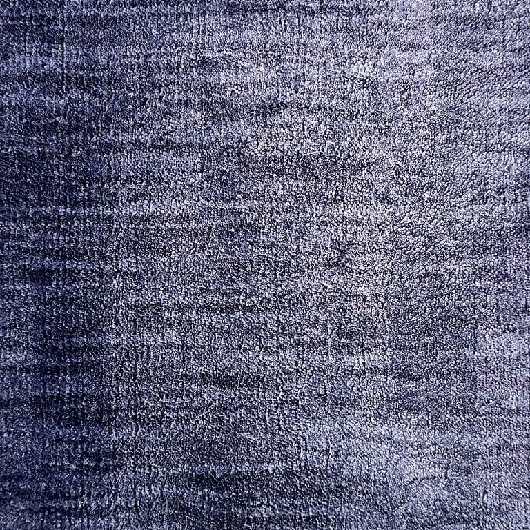 Aura Stripes 306 – Plain Collection · handgeknüpfter Designerteppich von NEGRA Zürich