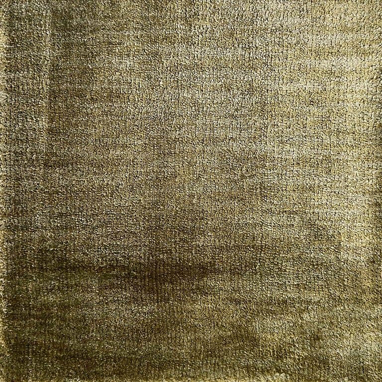 Aura Stripes 501 – Plain Collection · handgeknüpfter Designerteppich von NEGRA Zürich