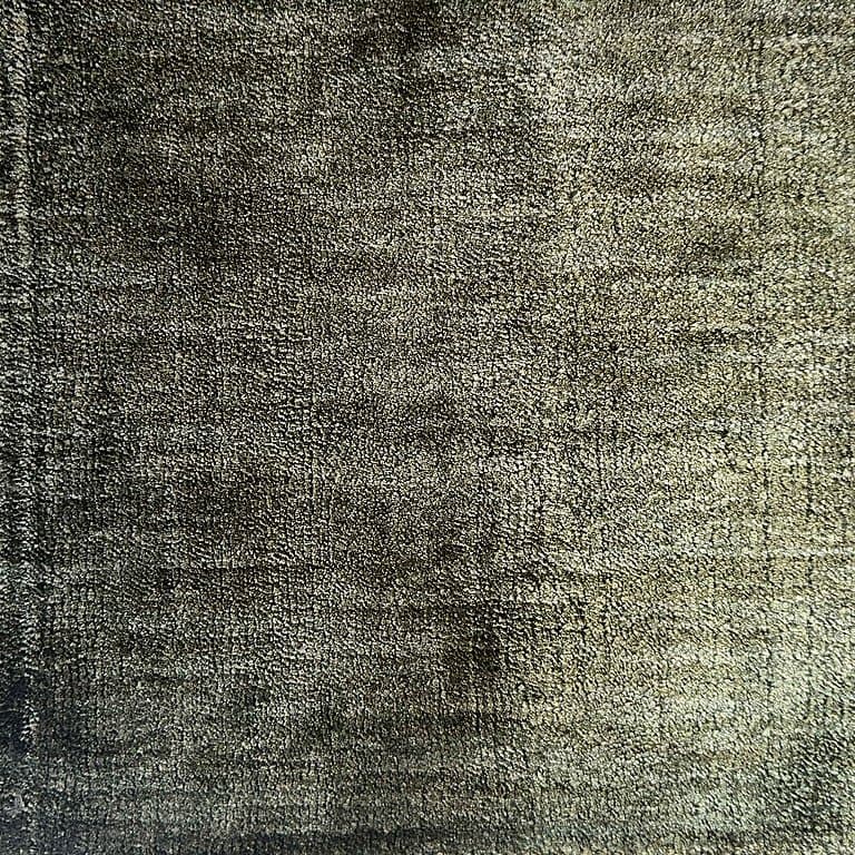 Aura Stripes 504 – Plain Collection · handgeknüpfter Designerteppich von NEGRA Zürich