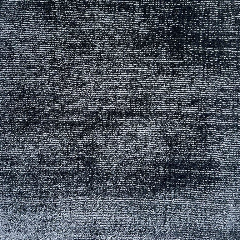 Aura Swatch 304 – Plain Collection · handgeknüpfter Designerteppich von NEGRA Zürich