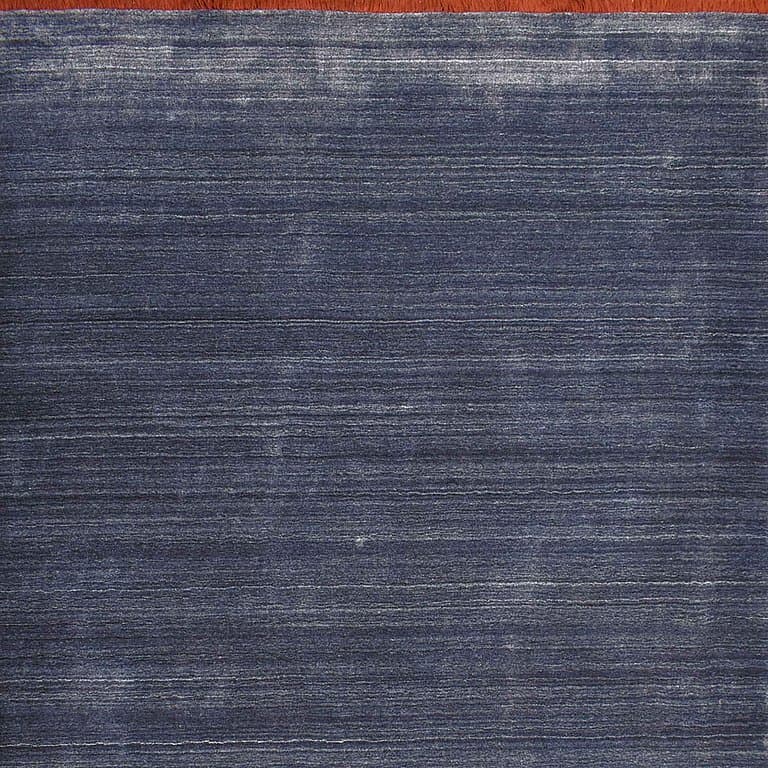 Pure Charcoal – Plain Collection · handgeknüpfter Designerteppich von NEGRA Zürich